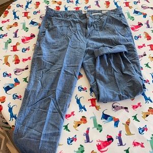 Gap girlfriend khaki-chambray